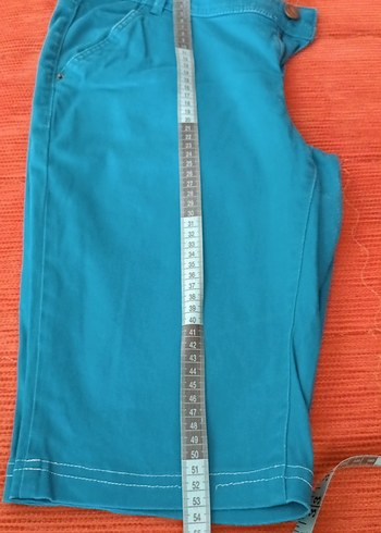 Belli Detaylı Turkuaz Mini Şortu - Görsel 3