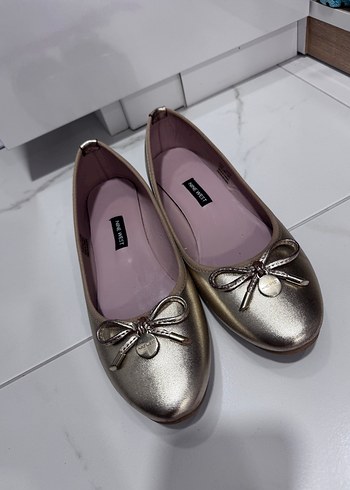 Nine West Altın Rengi Fiyonk Detaylı Kadın Topuklu Babet