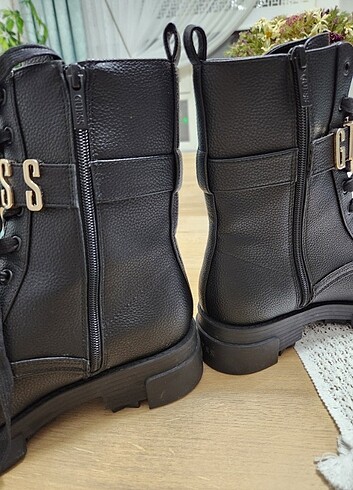 Guess Orjinal guess kadın bot 39 no
