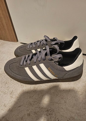 Adidas Gri Süet Kadın Spor Ayakkabı