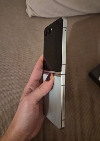 512GB Samsung Galaxy Z Flip 5 - Görsel 2