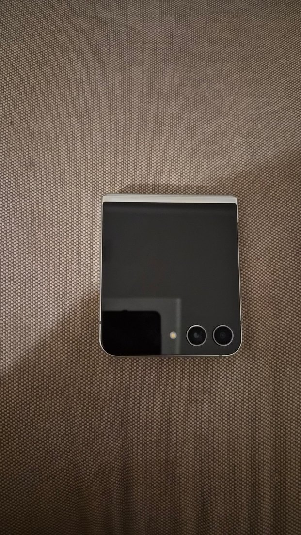 512GB Samsung Galaxy Z Flip 5 - Görsel 3
