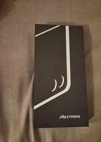 GALAXY Z FLİP 7 256GB MERCAN RENGİ - Görsel 4