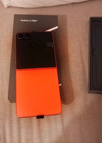 GALAXY Z FLİP 7 256GB MERCAN RENGİ - Görsel 8