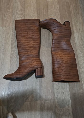 Kahverengi Yılan Derisi Desenli Kadın Çizme - Görsel 9