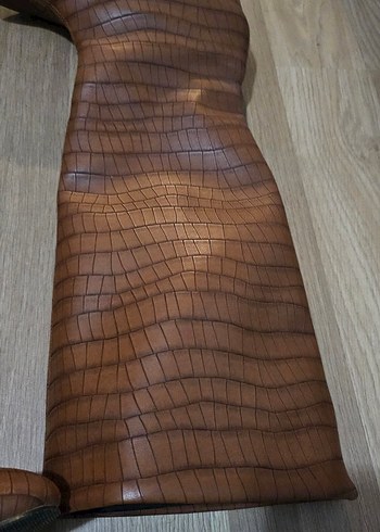 Kahverengi Yılan Derisi Desenli Kadın Çizme - Görsel 10