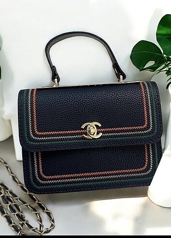  Beden siyah Renk Chanel Çanta