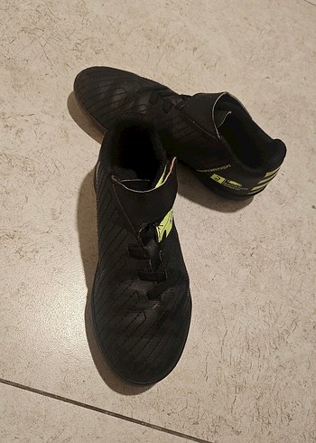 Decathlon Siyah Erkek Çocuk Futbol Ayakkabısı