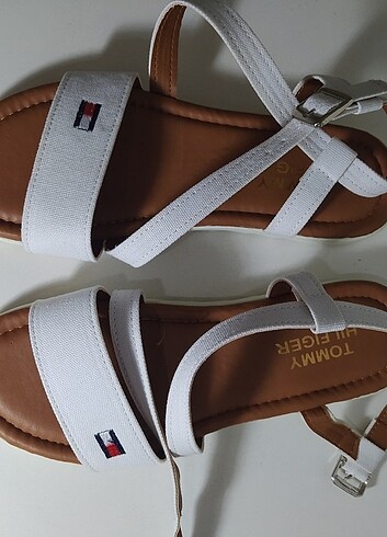 Tommy Hilfiger Beyaz sandalet 