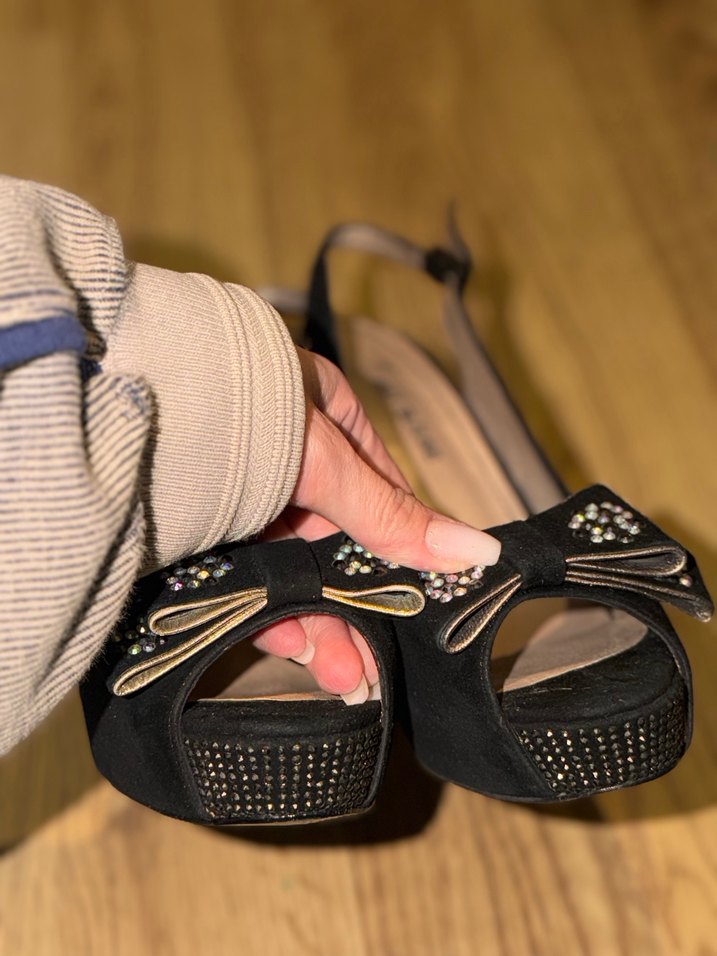 Siyah Parlak Topuklu Kadın Ayakkabı - Görsel 2