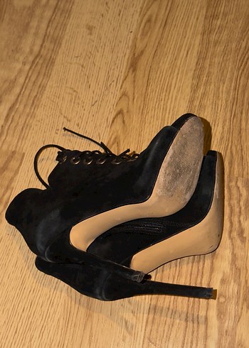 Siyah Süet Bağcıklı Kadın Dolgu Topuklu Ayakkabı - Görsel 4