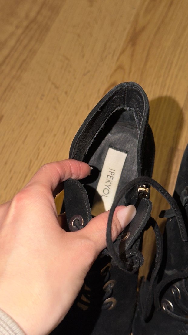 Siyah Süet Bağcıklı Kadın Dolgu Topuklu Ayakkabı - Görsel 5