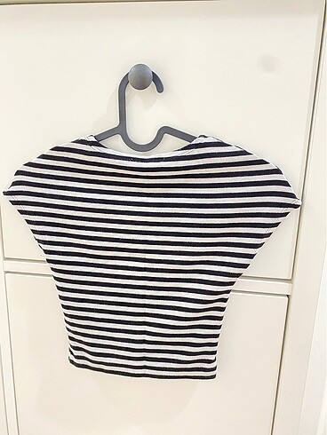 s Beden Zara pamuklu çizgili crop tshirt