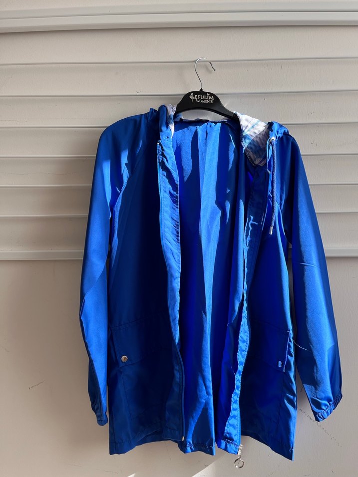 Mavi Rüzgarlık - Görsel 2