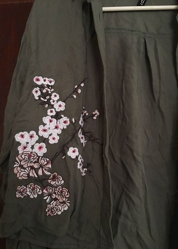 Düğmeli İşlemeli asker yeşili Mini Kadın Gömlek - Görsel 2