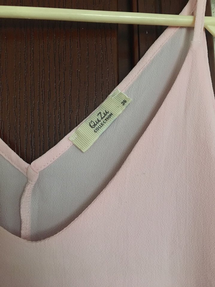 V Yaka Pembe Kadın Askılı Bluz - Görsel 2