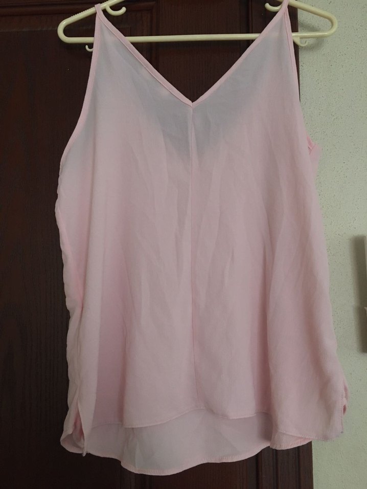 V Yaka Pembe Kadın Askılı Bluz - Görsel 4
