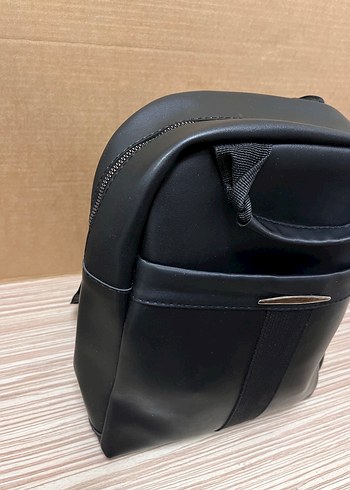 Siyah Deri Kadın Sırt Çantası - Görsel 4