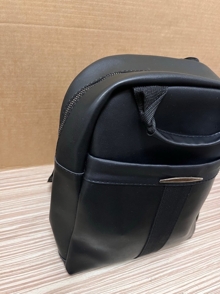 Siyah Deri Kadın Sırt Çantası - Görsel 4