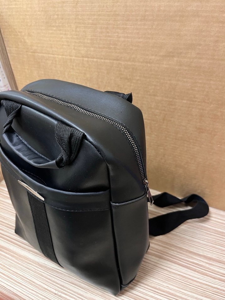 Siyah Deri Kadın Sırt Çantası - Görsel 5