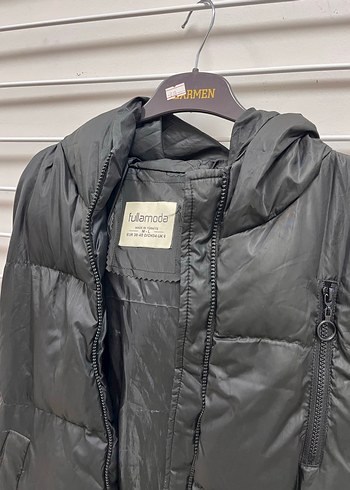 Siyah Kapüşonlu Fermuarlı Kadın Şişme Yelek - Görsel 2