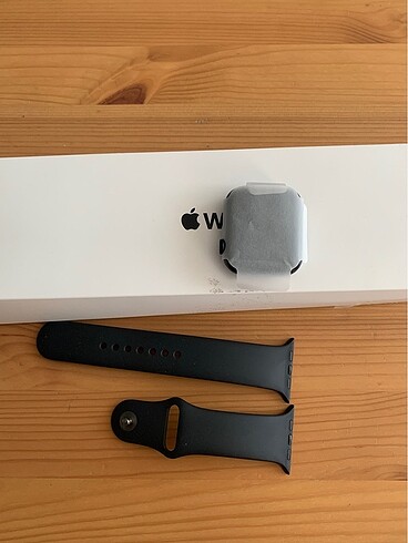 Apple Apple Watch Se 44mm saat