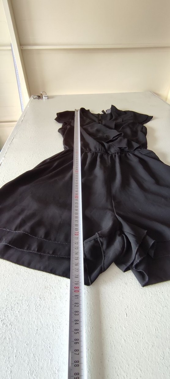 H&M Siyah Fırfırlı V Yaka Şifon Şort Tulum - Görsel 2