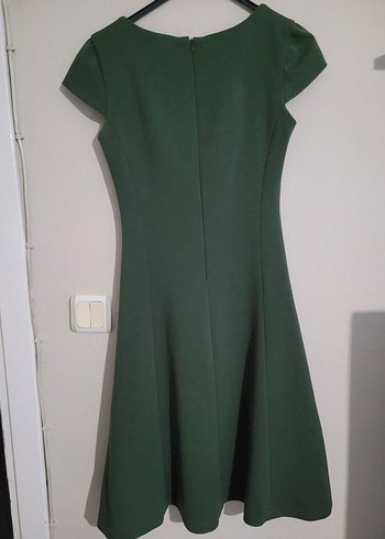 Kısa Kollu Midi Yeşil Elbise - Görsel 2