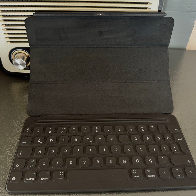 Apple ipad 10.5 Smart Keyboard klavye - Görsel 2