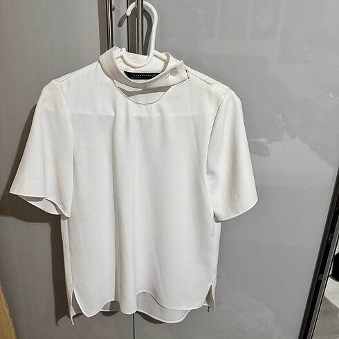 Zara Yaka Detaylı Bluz beyaz