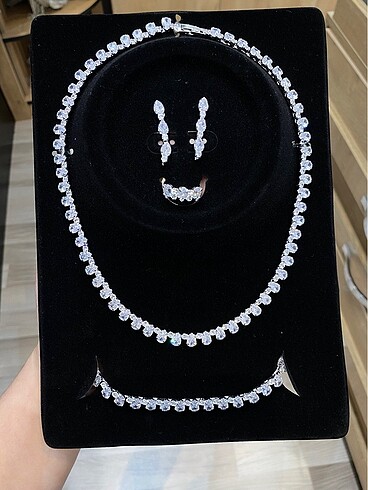 Sıfır zirkon set