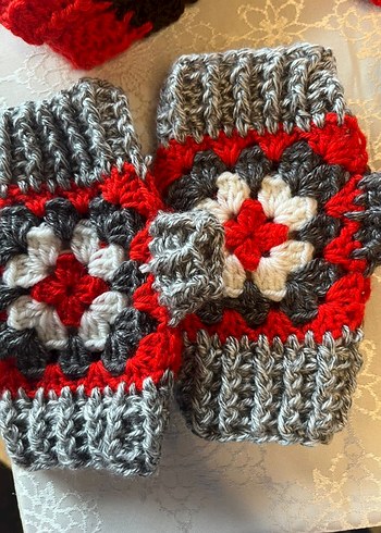 Bohem Örgü Kadın Eldiveni Gri-Kırmızı Desenli - Görsel 2