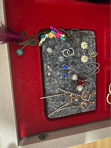 Accessorize 2. Fotoya da bakın