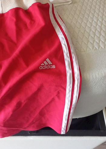 LC Waikiki Adidas Kırmızı Spor Şortu