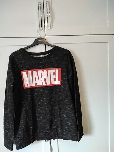 Marvel amblemli sweatshirt