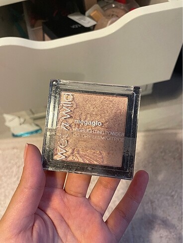 Wet n wild highlighter