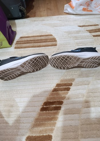 33 Beden Skechers 33 numara erkek çocuk ayakkabı temiz sayılı giyildi
