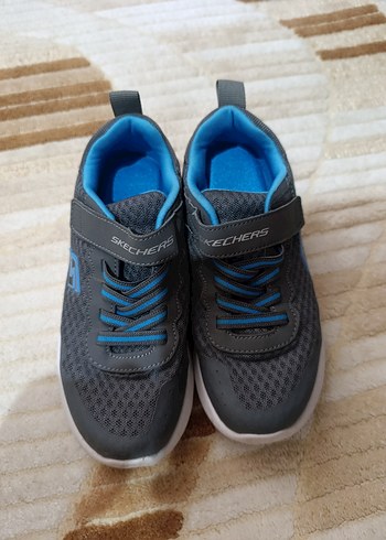 Skechers 33 numara erkek çocuk ayakkabı temiz sayılı giyildi