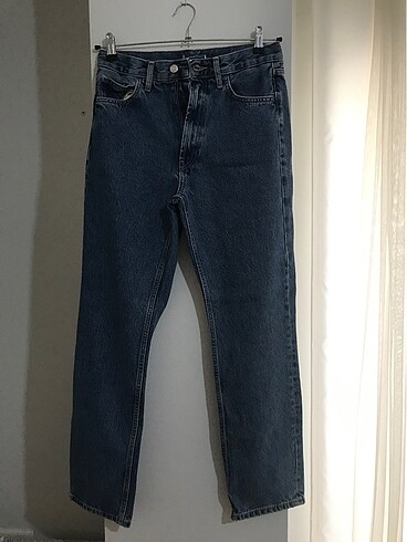 Zara Straight Jean