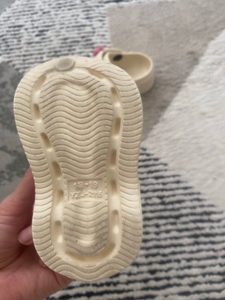 Kız bebek terlik - Görsel 3