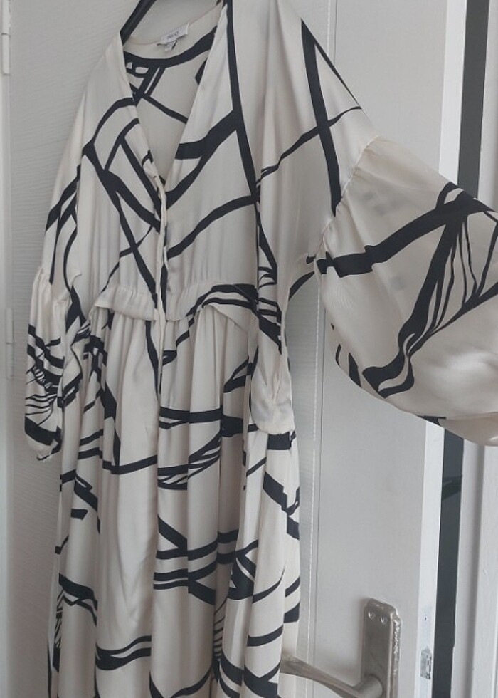 İpekyol elbise - Görsel 3