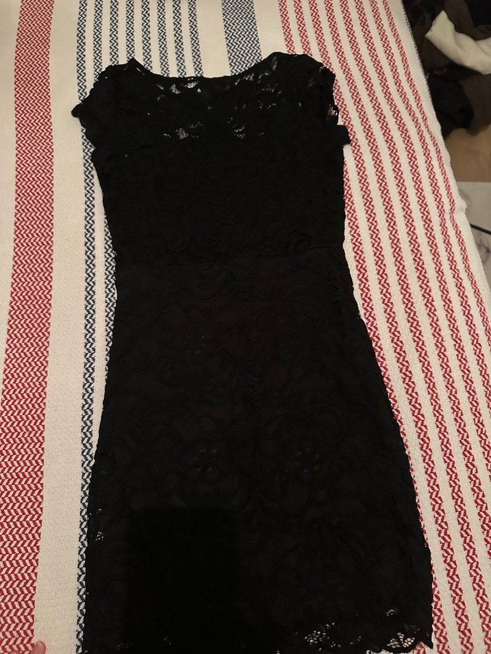 Siyah Dantel Detaylı Mini V Yaka Kadın Elbise - Görsel 2