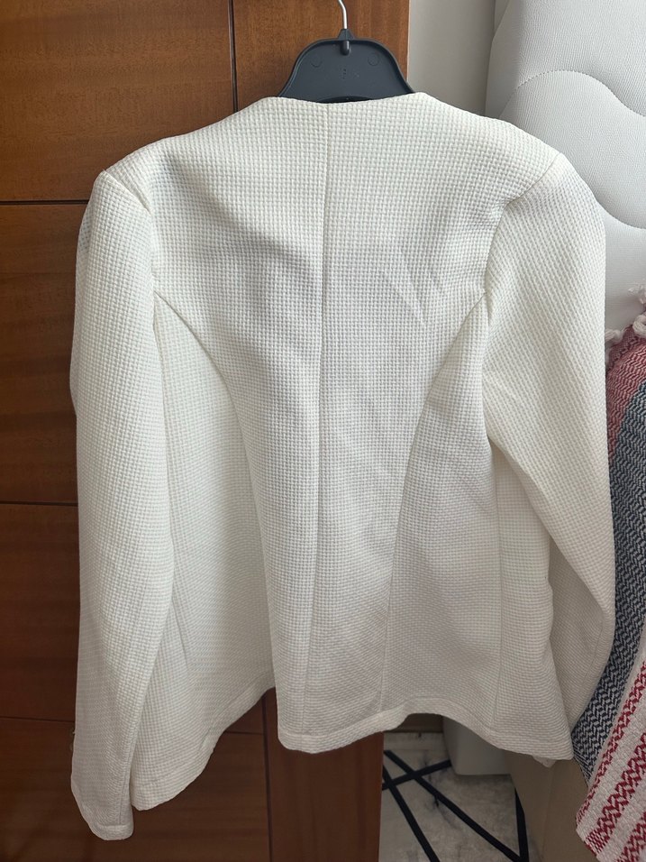 Dantel Detaylı Beyaz Kadın Blazer Ceket - Görsel 3