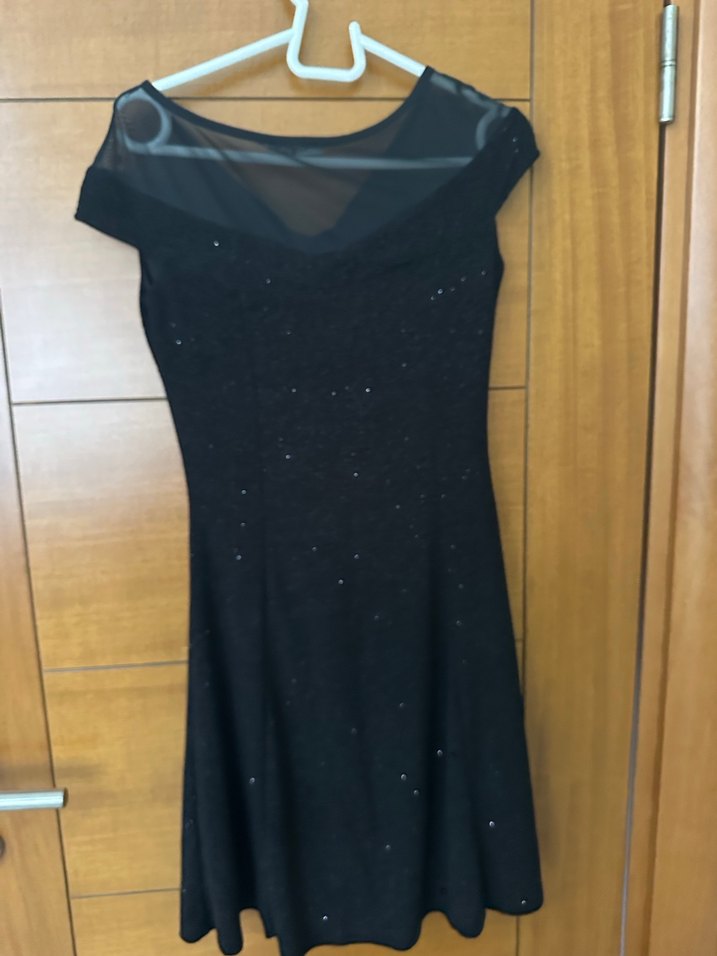 Siyah V Yaka Kısa Kollu Midi Elbise - Görsel 3