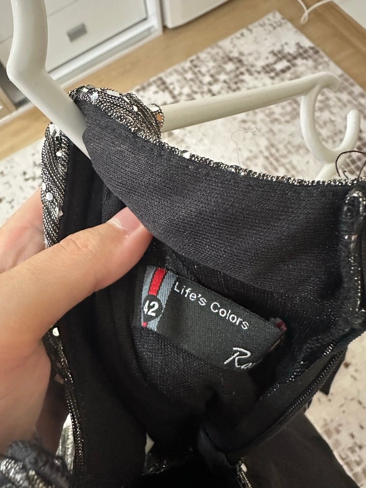 Siyah Piliseli Yüksek Yaka Kolsuz Kadın Tulum - Görsel 4