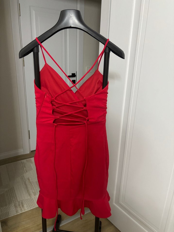 Sade Kırmızı V Yaka Volanlı Mini Elbise - Görsel 4