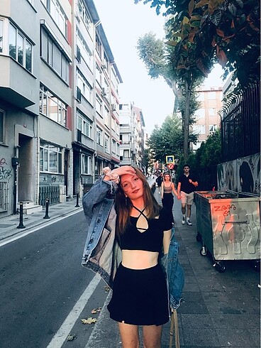 Siyah crop