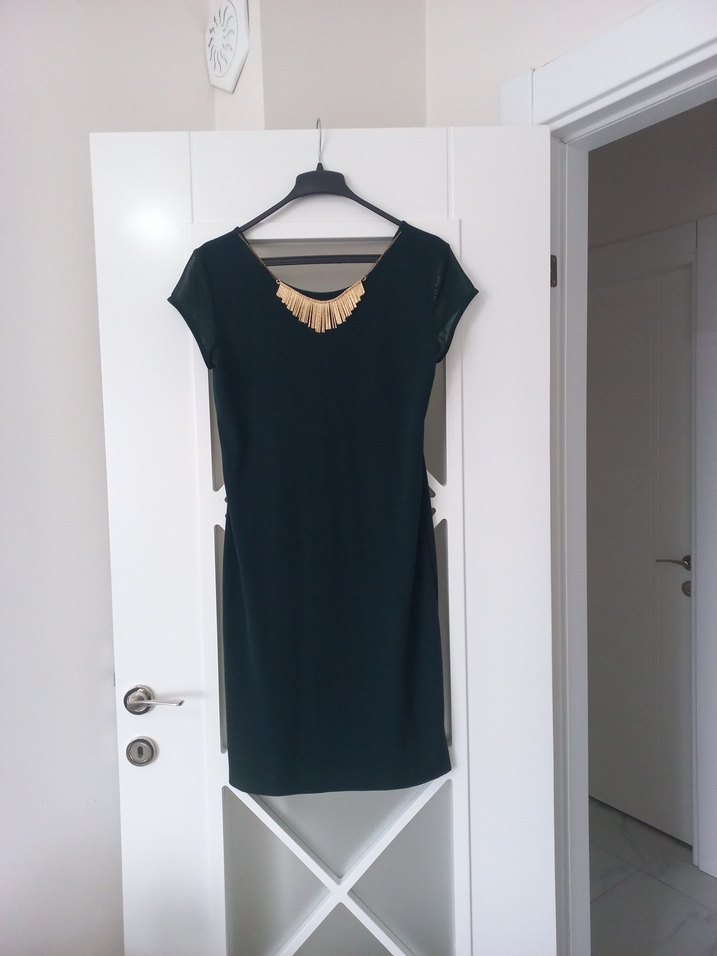 Zincir Detaylı yeşil V Yaka Midi Elbise - Görsel 2