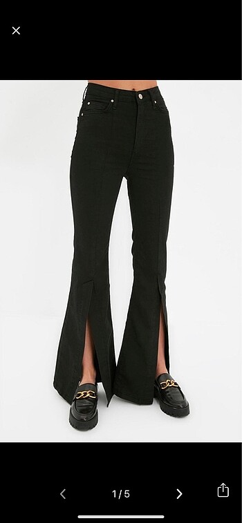 Trendyolmilla önden yırtmaçlı siyah jeans