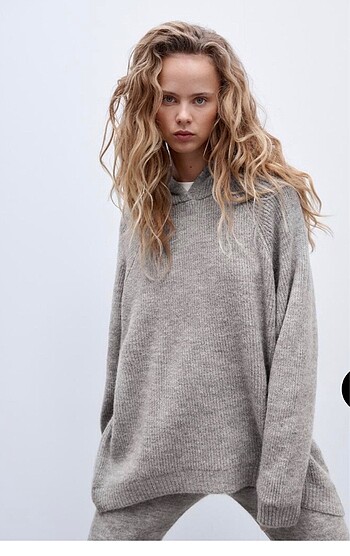 Zara Oversize Kapşonlu Kazak